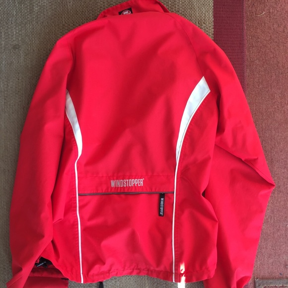 Red wind breaker - Picture 5 of 8
